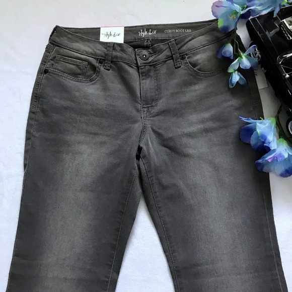 Style & Co. NWT Grey Wash Curvy Boot Leg Jeans Women 6S - Picture 3 of 10